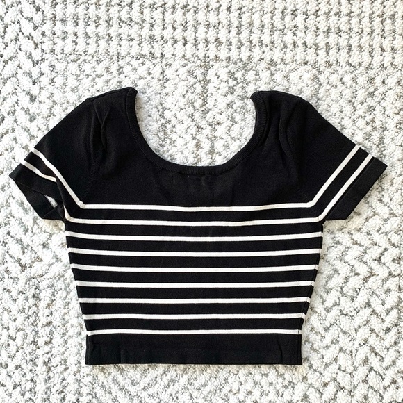 Pull and Bear Parisian Stripped crop top - Picture 3 of 3